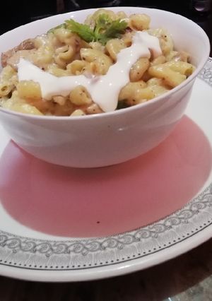 A picture of White Sauce pasta.