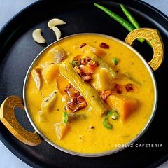 A picture of Burnt garlic flavour vegetable kadhi.