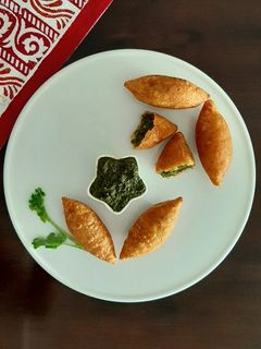 কড়াইশুঁটির নোনতা পুলি (Koraishutir Nonta Puli recipe in Bengali) রেসিপির প্রধান ছবি