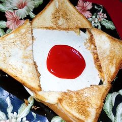 A picture of Chicken sandwich (for breakfast).