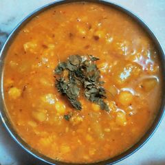 A picture of Lauki Chana daal.