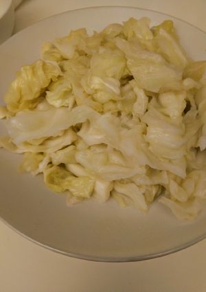 清炒椰菜（低醣生酮餐）（簡單料理）（快速料理）（方便素）（素食料理） 的食譜成品照片