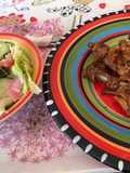 Pollo guisado con ensalada verde