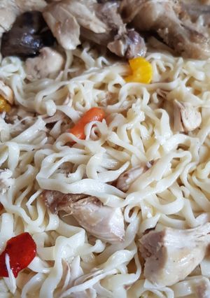 O poză a rețetei Tagliatelle cu pui.