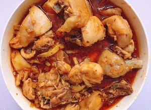 Hình của món Gà kho sa tế.