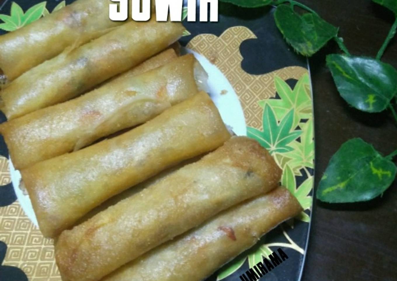 Lumpia isi ayam suwir