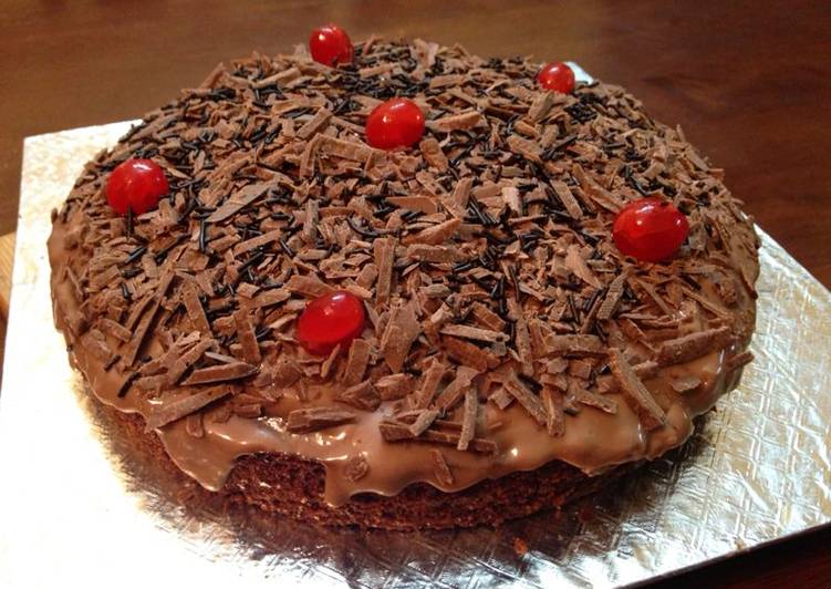Eggless chocolate cake