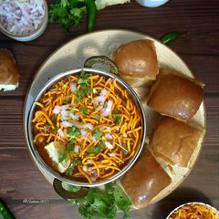 A picture of Misal Pav.
