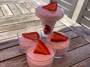 Une photo de mousse dessert