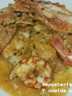 Una foto de Suquet de rape y gambas