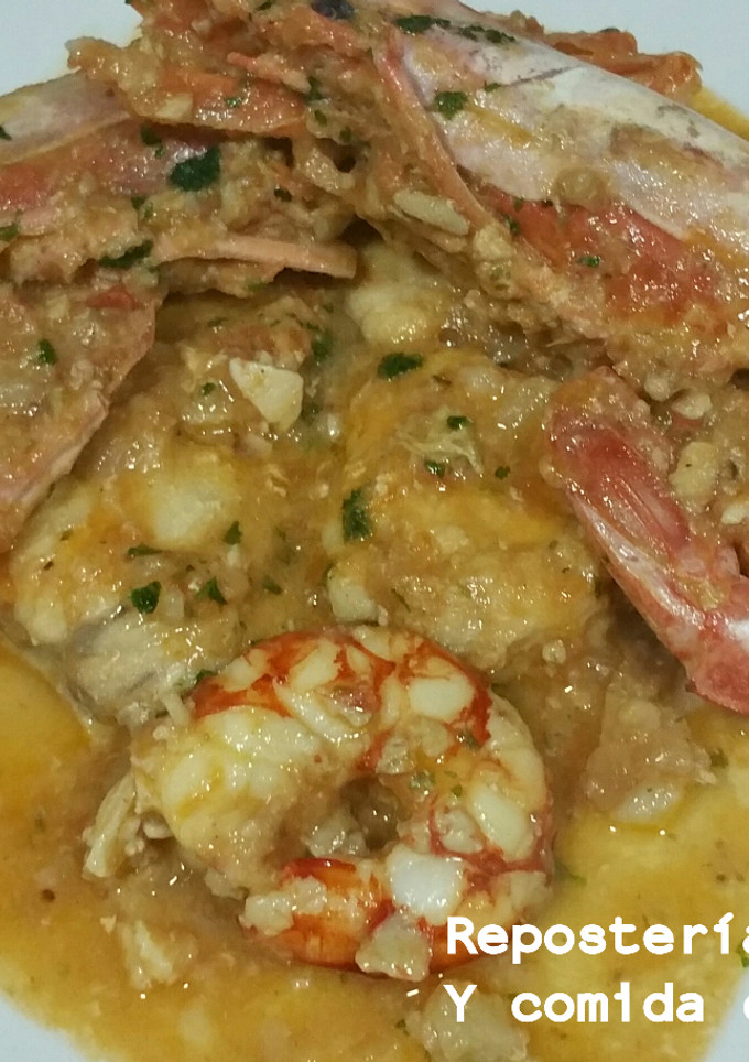 Una foto de Suquet de rape y gambas