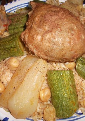 Une photo de Rachta au poulet (sauce blanche),cuisine algérienne