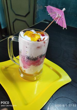 A picture of Faluda Shots.