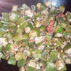 A picture of Kurkuri masala bhindi.