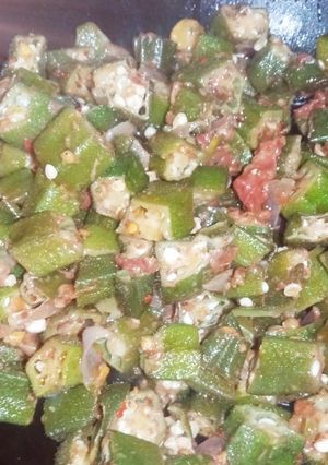A picture of Kurkuri masala bhindi.