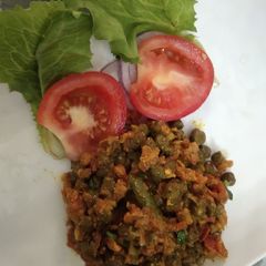 A picture of Hara chana masala curry.
