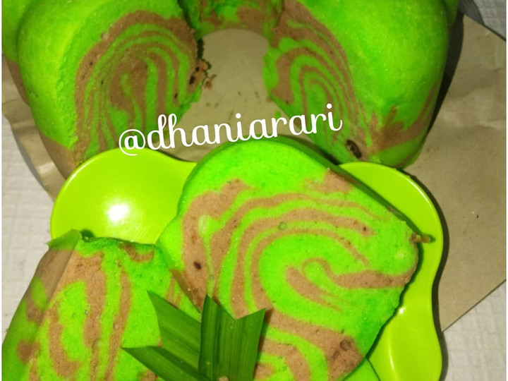 Anti Ribet, Bikin Bolu kukus marmer zebra putih telur rasa pandan dan coklat Sederhana Dan Enak