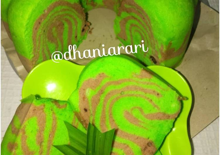 Resep Bolu kukus marmer  zebra putih telur rasa pandan dan 