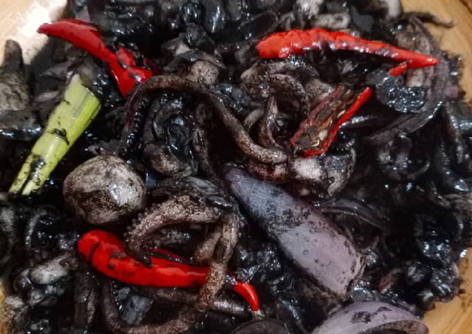 Resipi Sotong Masak Hitam Mertuaku Oleh Leeina Qaliena Cookpad