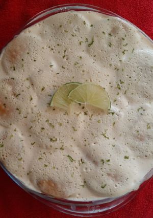 Una foto de Carlota de limón🍋 5 ingredientes