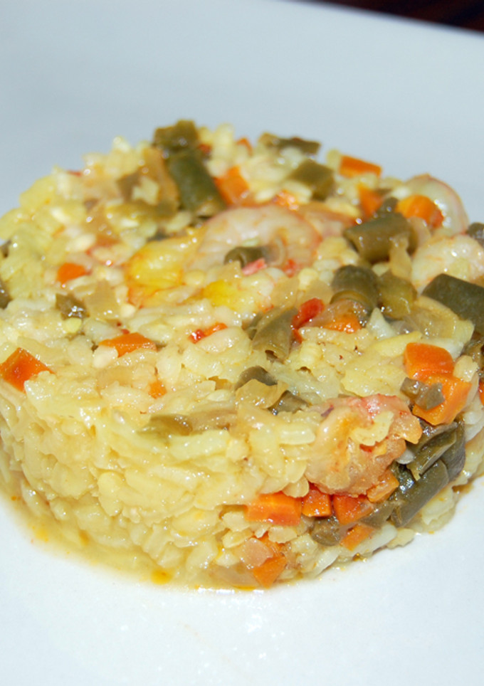 Una foto de Arroz con verduras y gambas