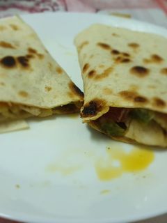 Una foto de Fajita de pollo con verduras
