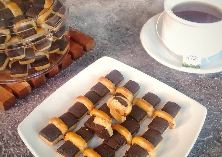 Resep Terbaru Chocolate stick cookies Sedap