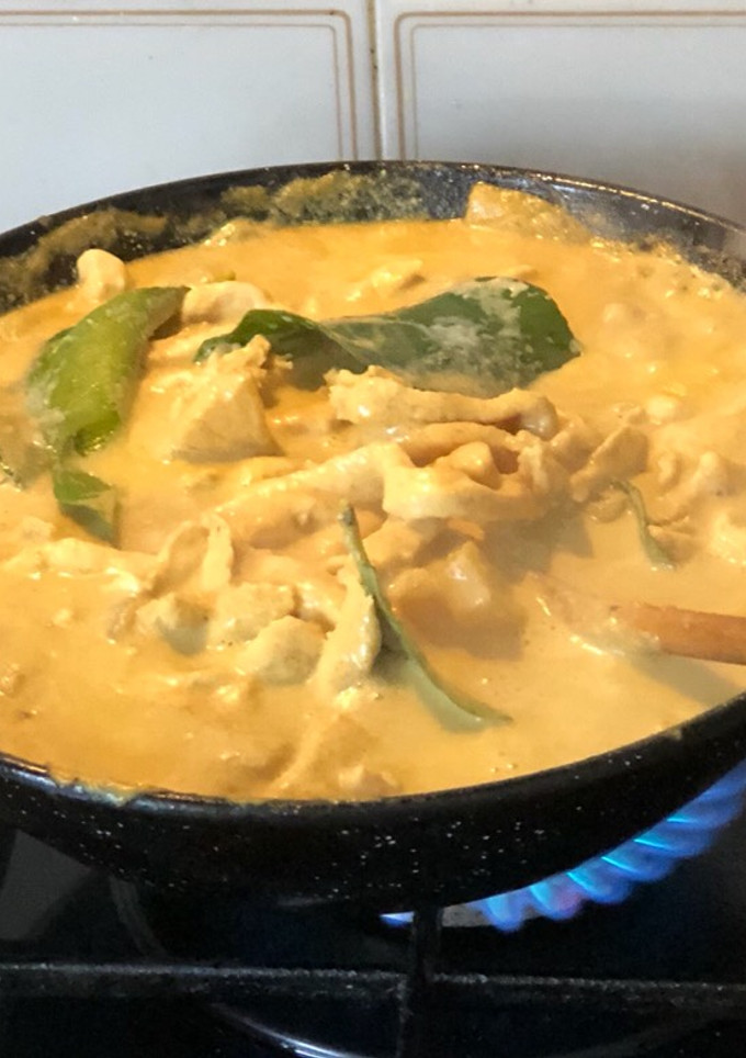 Una foto de Pollo al curry