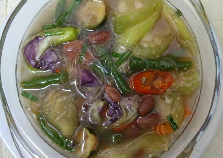 Resep Sup Oyong Kembang Turi Pedas yang Lezat