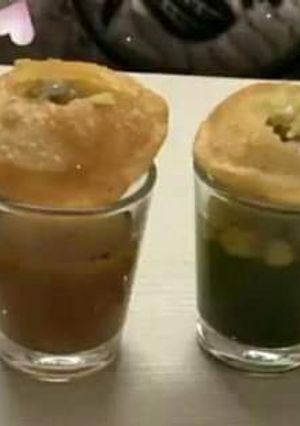 A picture of Golgappe.