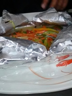 Una foto de Papillote de pescado de Silvana con verduras