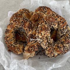 A picture of Simit Bread.