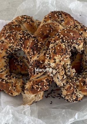 A picture of Simit Bread.