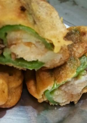 A picture of Stuffed mirchi Pakoda.