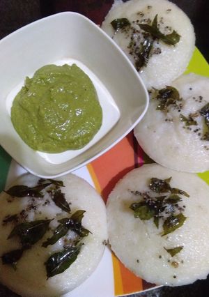 A picture of Idli dhokla.