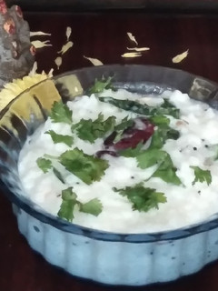 தயிர் சாதம் (Thayir saatham recipe in tamil) செய்முறை முக்கிய புகைப்படம்