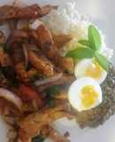Saltado de Pechugas de Pollo con Lentejitas
