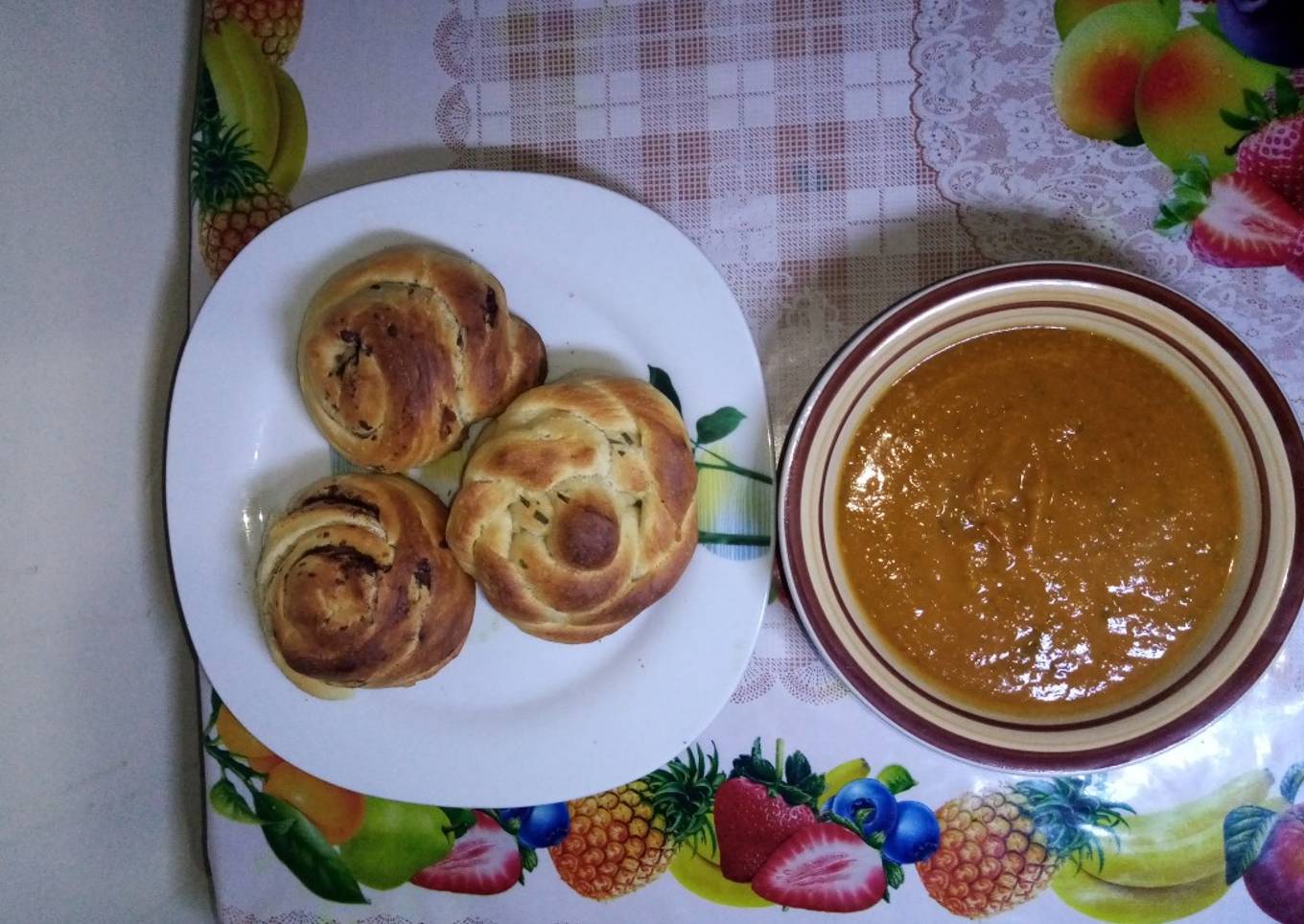 Chocolate milk dinner rolls with pumpkin soup# kids challenge