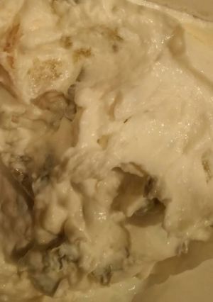 A picture of Spicy cheese dip.