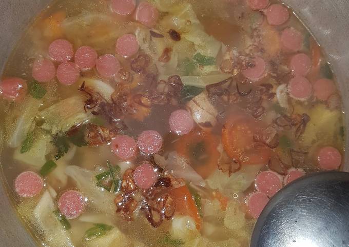 Sayur sop sosis sapi