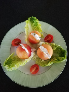 Une photo de Abricots farcis au chèvre et à la ciboulette