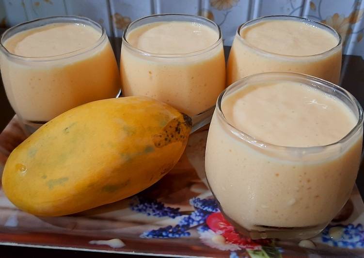 Step-by-Step Guide to Prepare Super Quick Homemade Mango Milkshake 🥭🥭