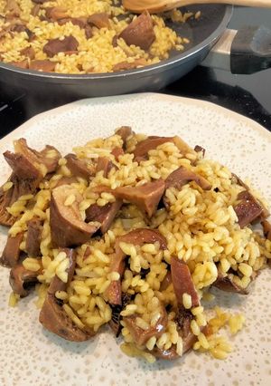Una foto de Arroz con rovellons o níscalos