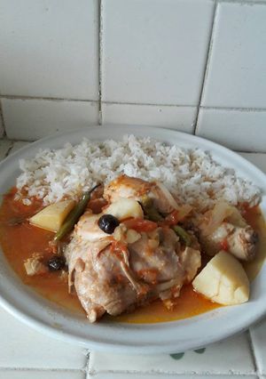 Una foto de Pollo en estofado