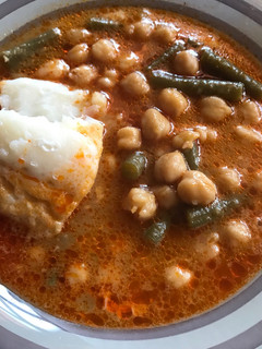 Una foto de Garbanzos y Judías Verdes con Bacalao