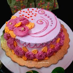 Vanilla & Strawberry Cream Cake, Eggless A picture of Vanilla & Strawberry Cream Cake, Eggless.