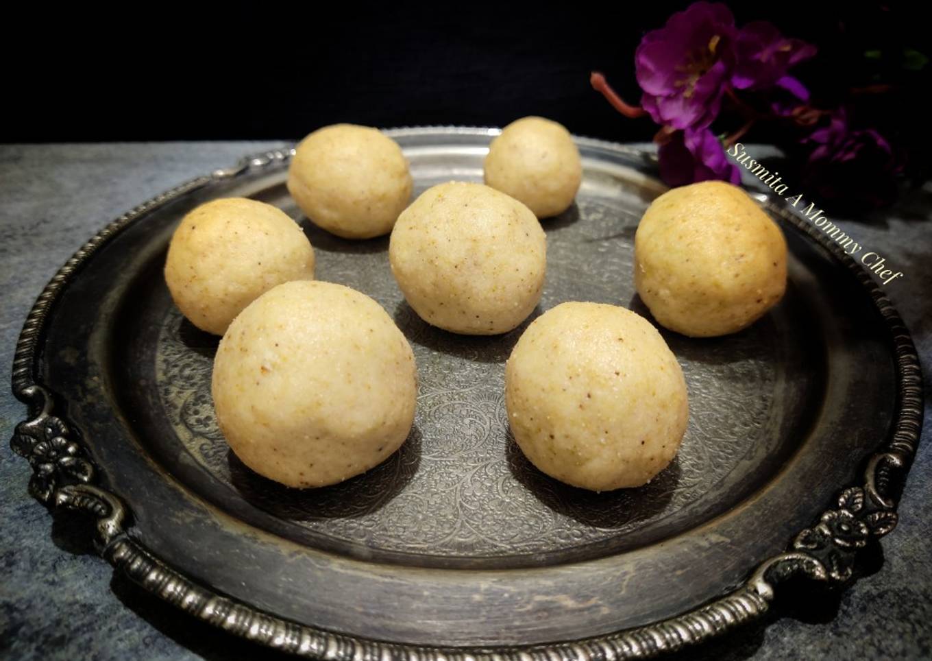 Urad dal laddoo (Suniundalu)