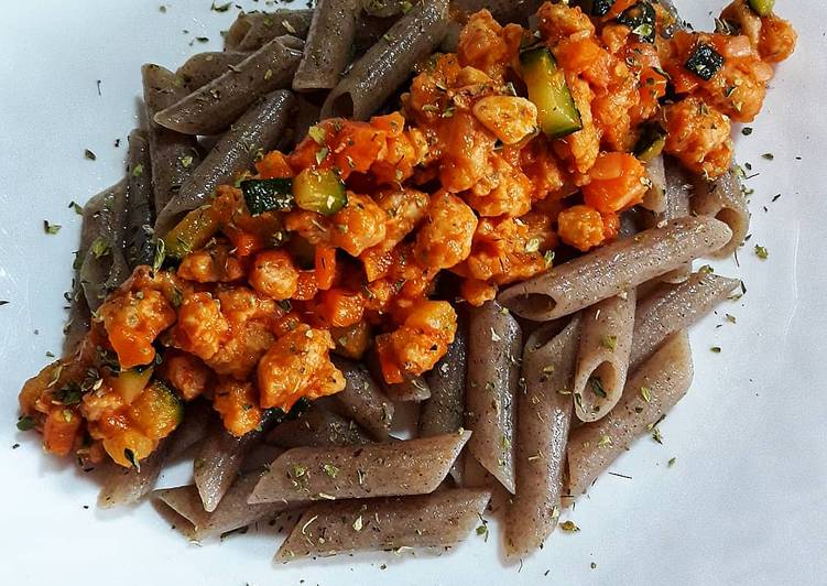 Pasta trigo sarraceno con boloñesa vegana