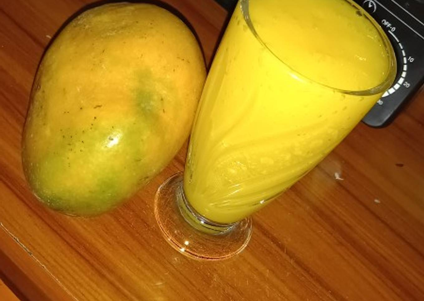 Fresh Natural mango juice