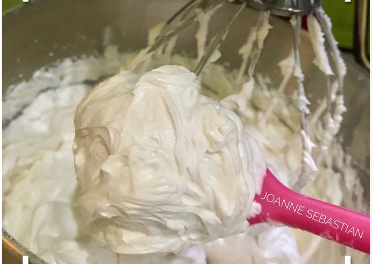 Cara Gampang Menyiapkan Swiss Meringue Buttercream yang Bikin Ngiler